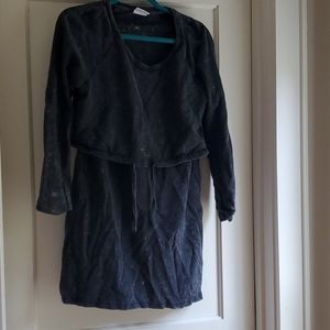 ML nursing sweatshirt medium size black